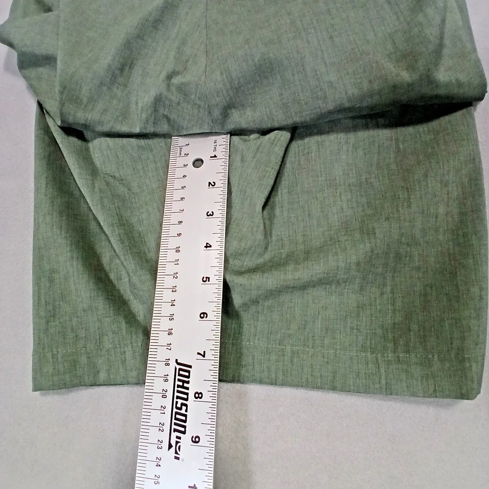 Perry Ellis Shorts Men's Size 42 Green Chino Stretch Active Performance